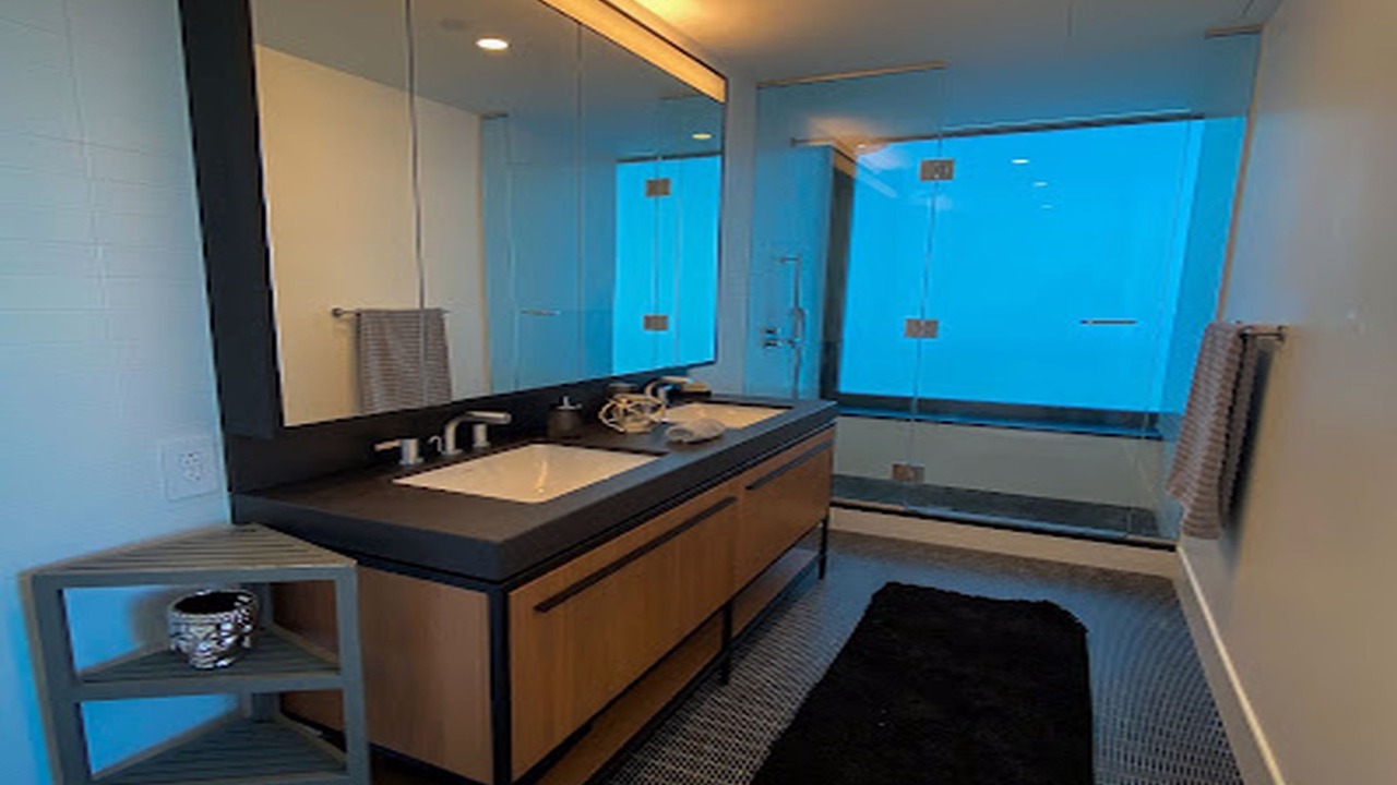 Photo of Bathroom in Hunters Point