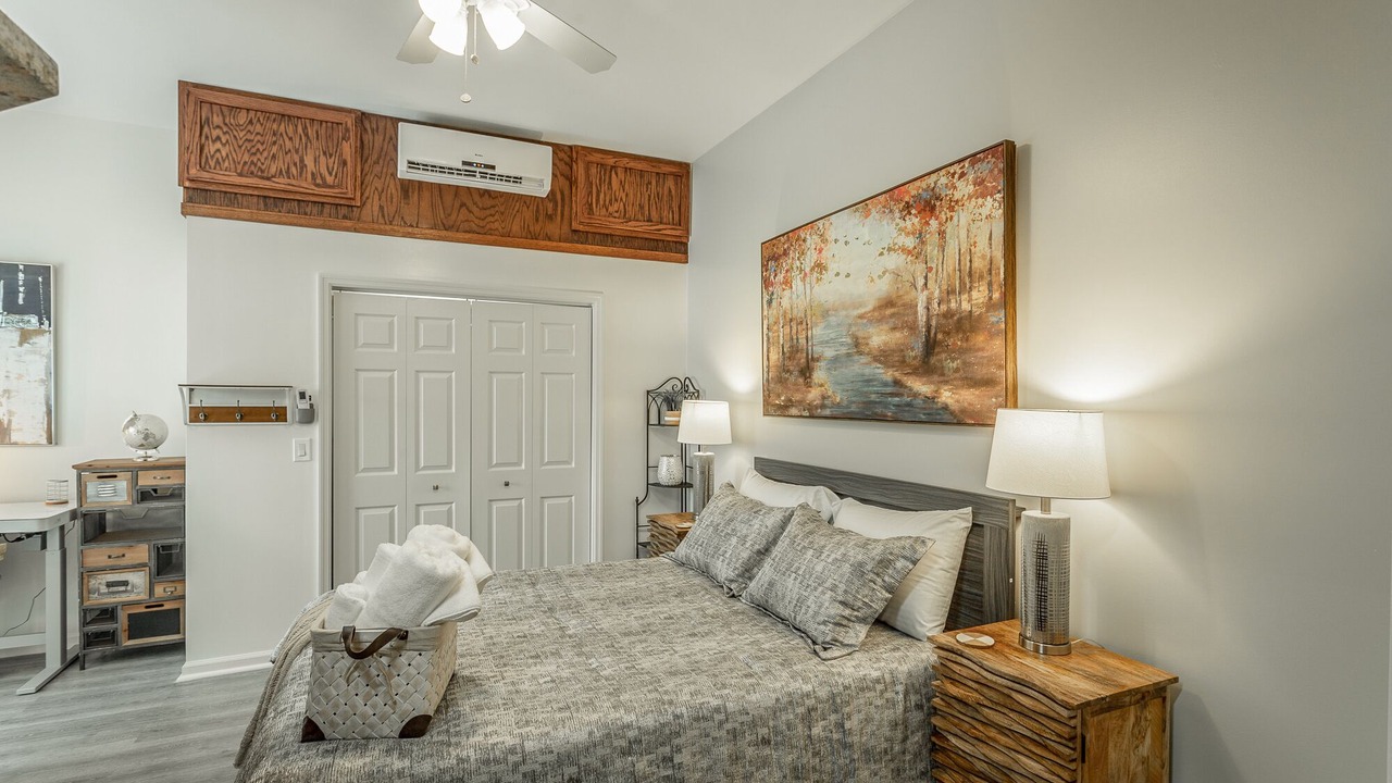 Photo of Bedroom in Graysville