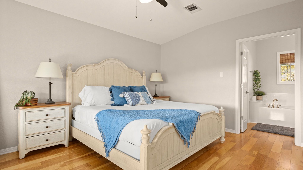 Photo of Bedroom in Point Venture