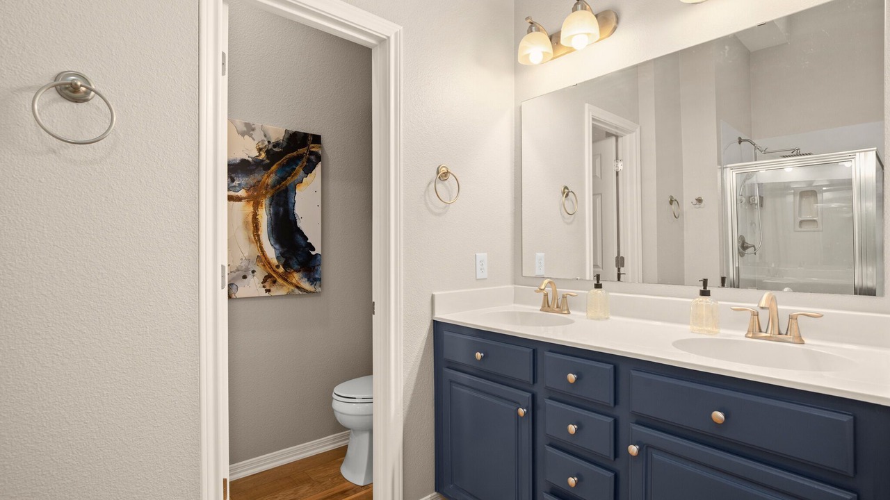 Photo of Bathroom in Point Venture