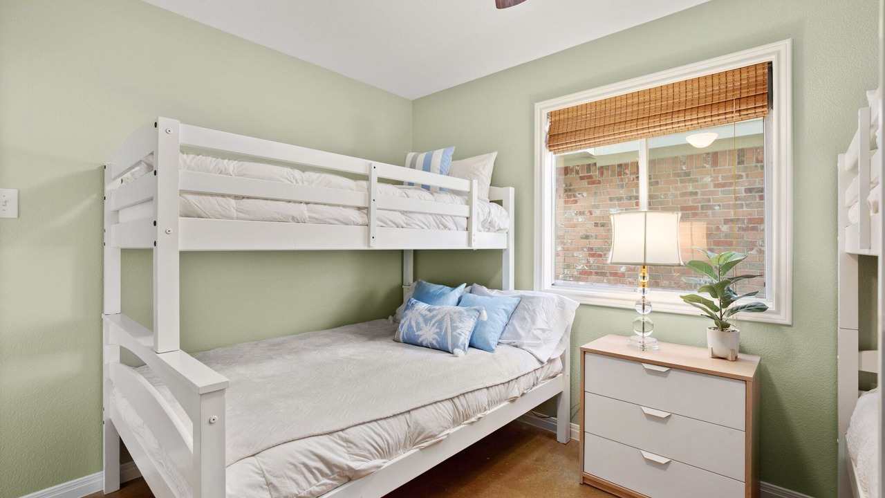 Photo of Bedroom in Point Venture