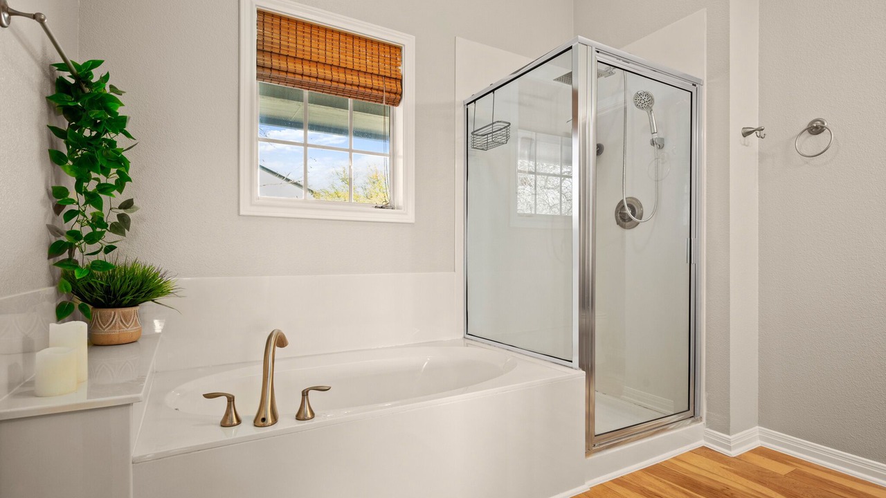 Photo of Bathroom in Point Venture