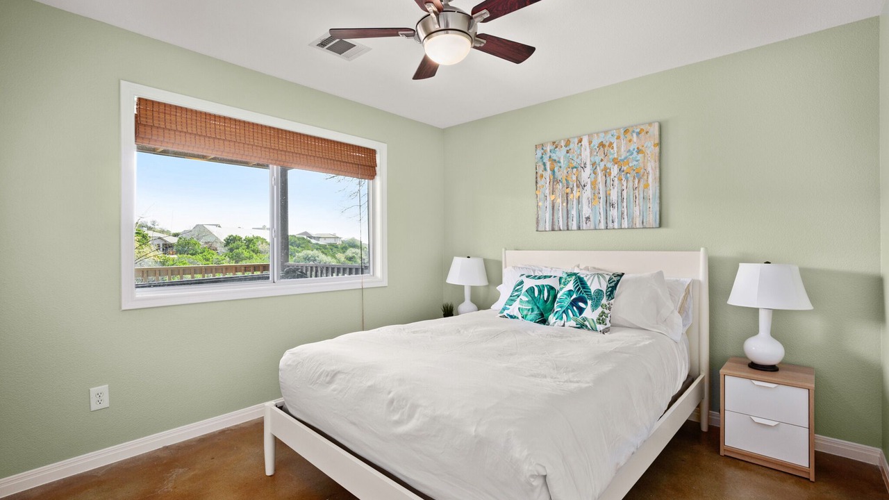 Photo of Bedroom in Point Venture