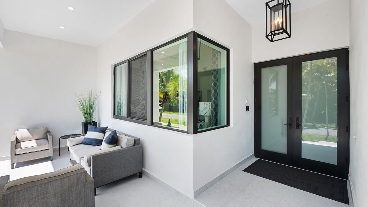 Photo of Patio Balcony in Harbour Inlet