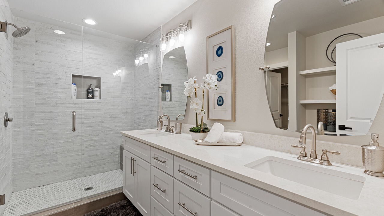 Photo of Bathroom in The Colony