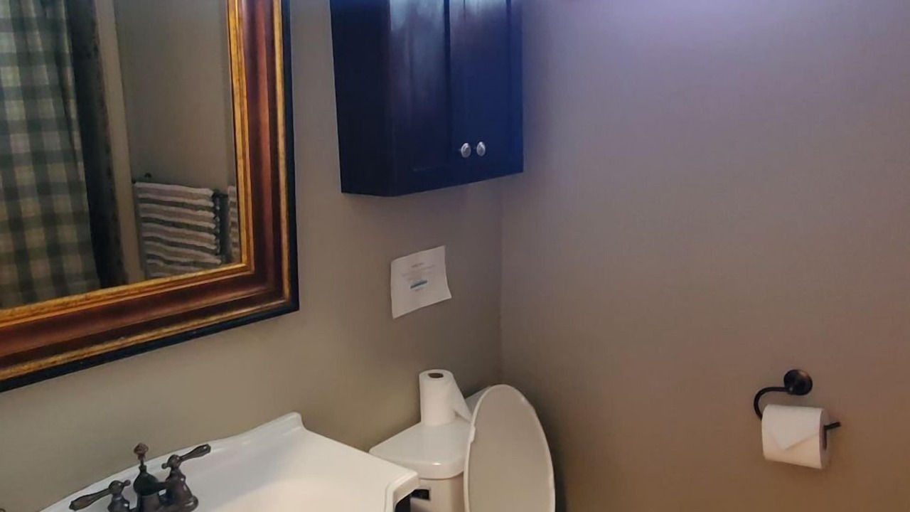 Photo of Bathroom in Saunders Lake