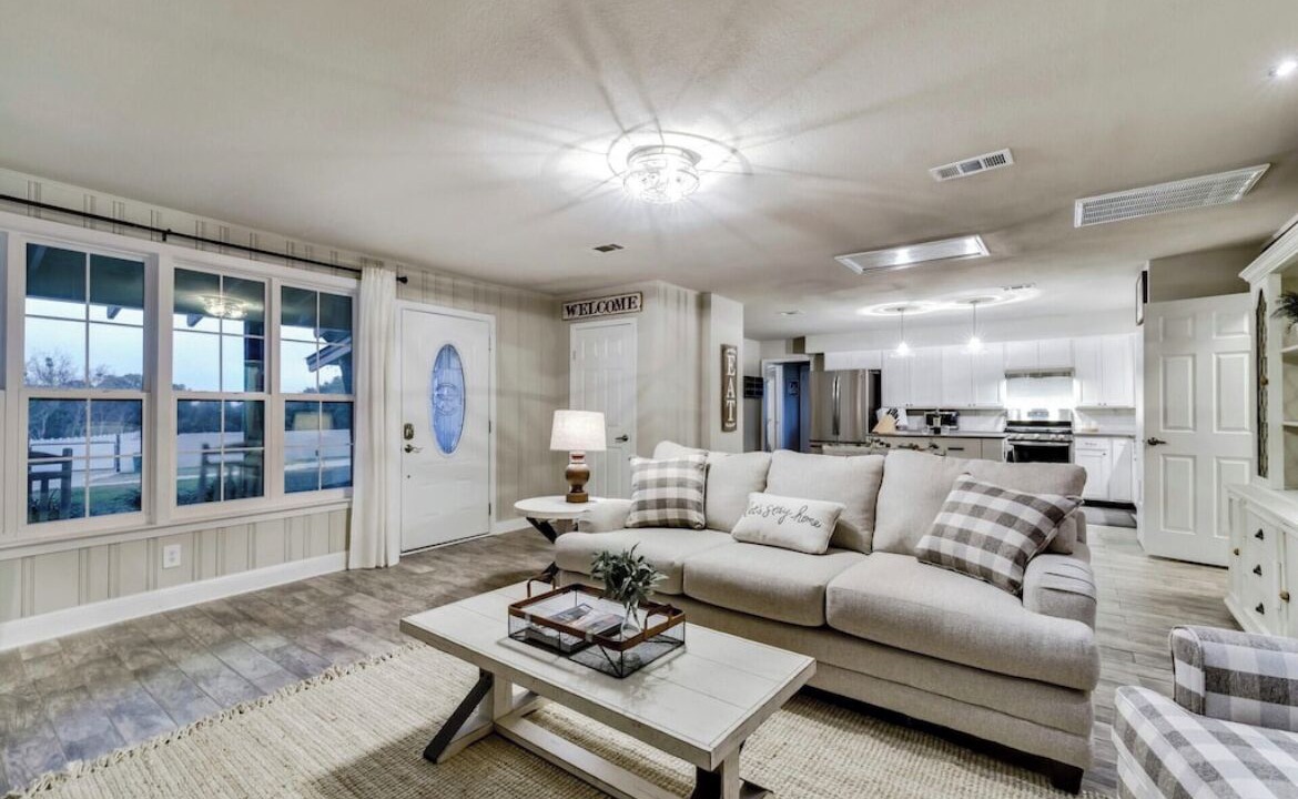 Photo of Livingroom in Dripping Springs