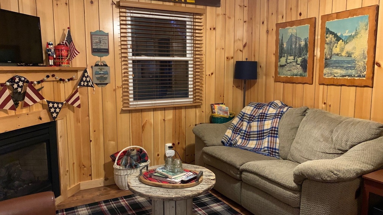 Photo of Livingroom in Three Lakes