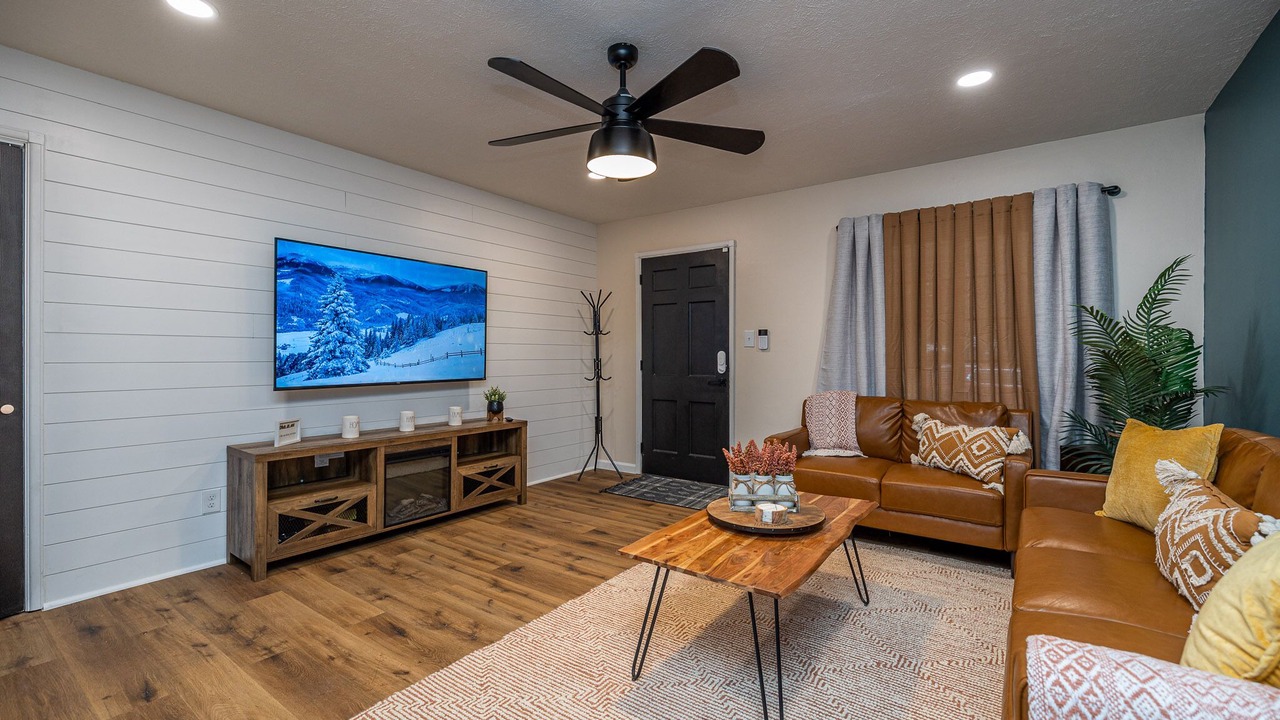 Photo of Livingroom in Cleveland