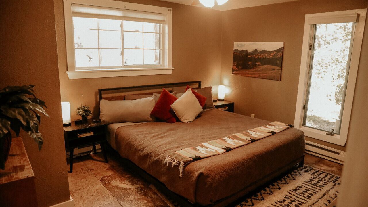 Photo of Bedroom in Drake