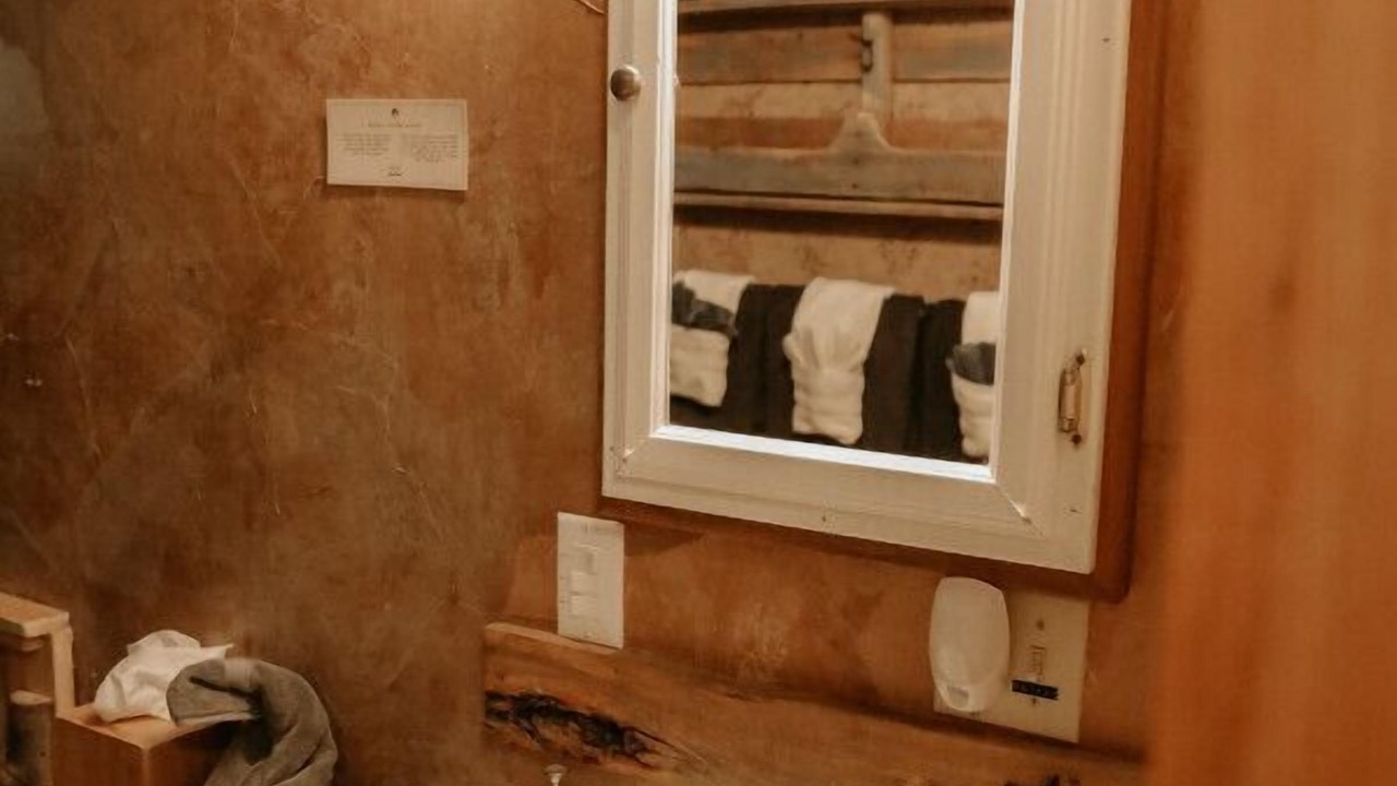 Photo of Bathroom in Drake