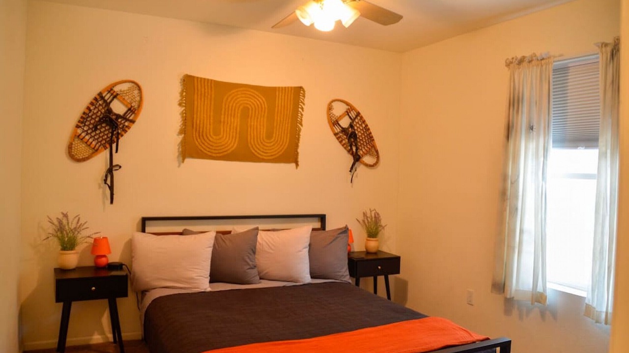 Photo of Bedroom in Drake