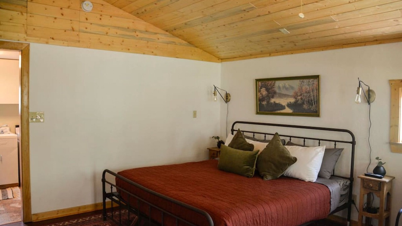 Photo of Bedroom in Drake