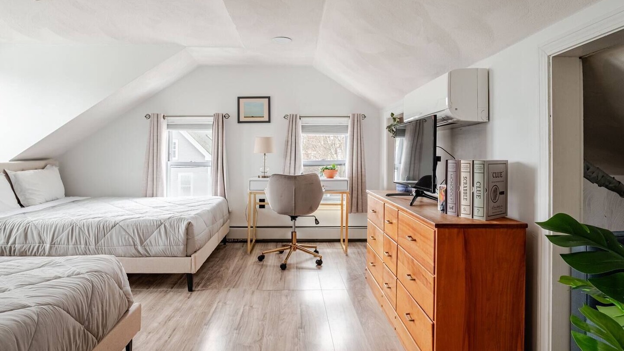 Photo of Bedroom in Salem