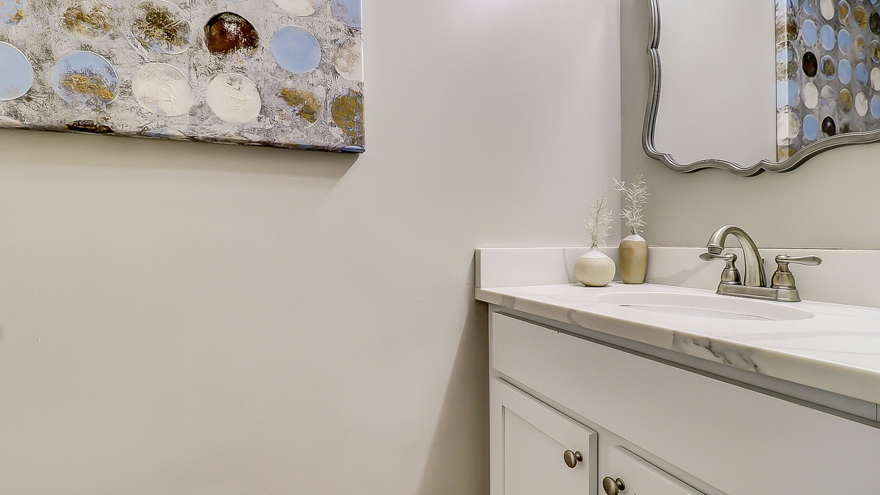 Photo of Bathroom in Folly Field