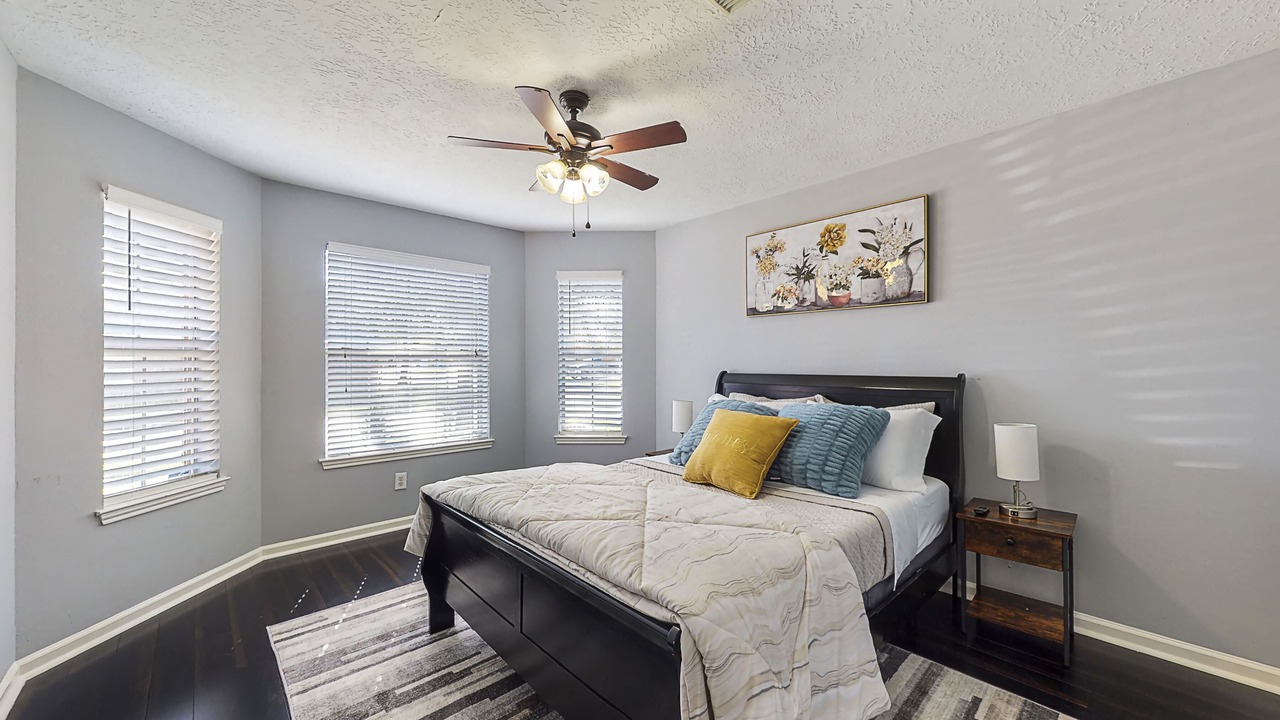 Photo of Bedroom in Pearland