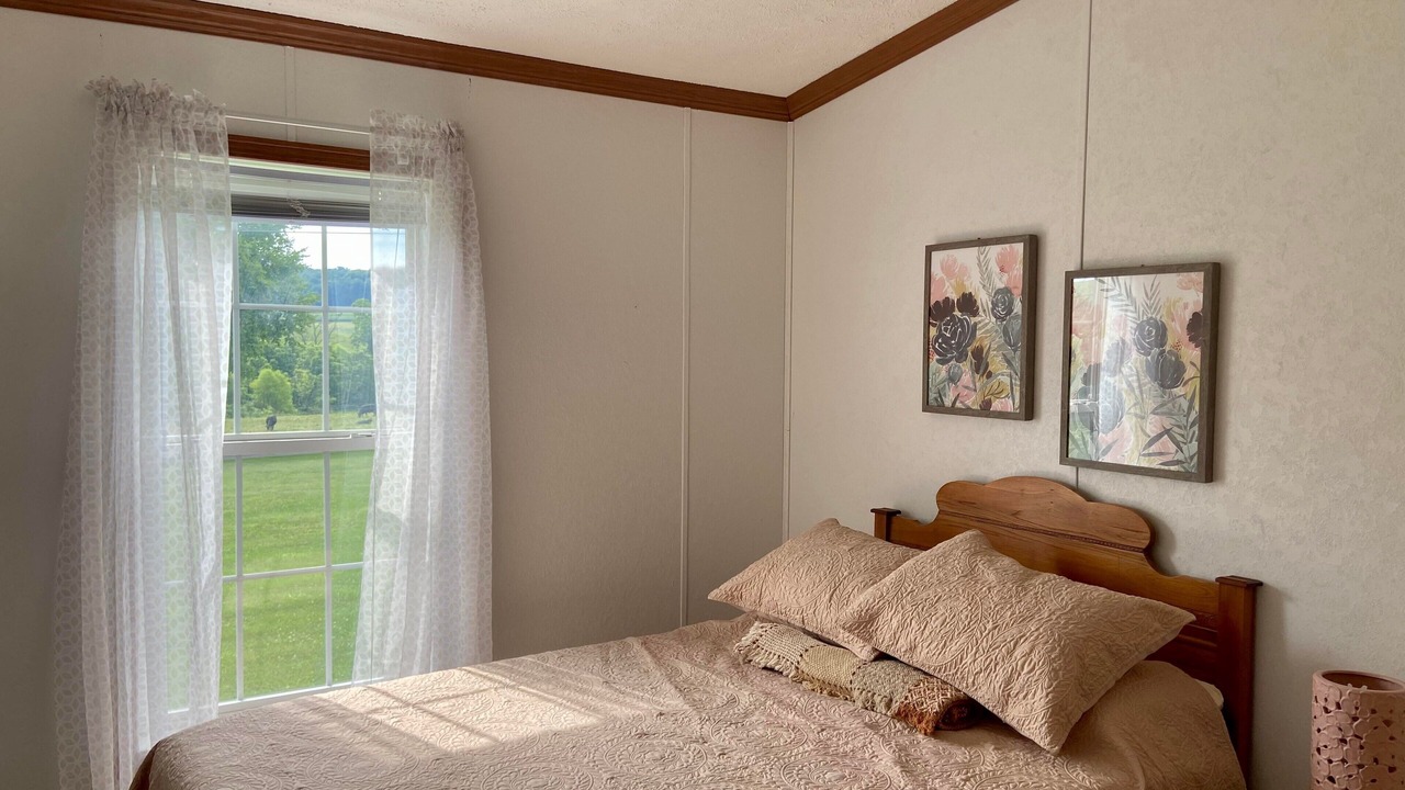 Photo of Bedroom in James Creek