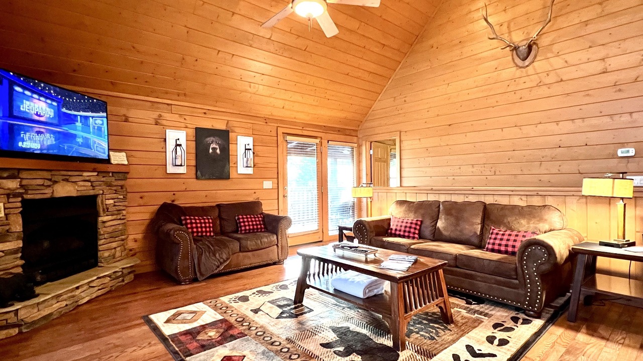 Photo of Livingroom in Black Bear Falls