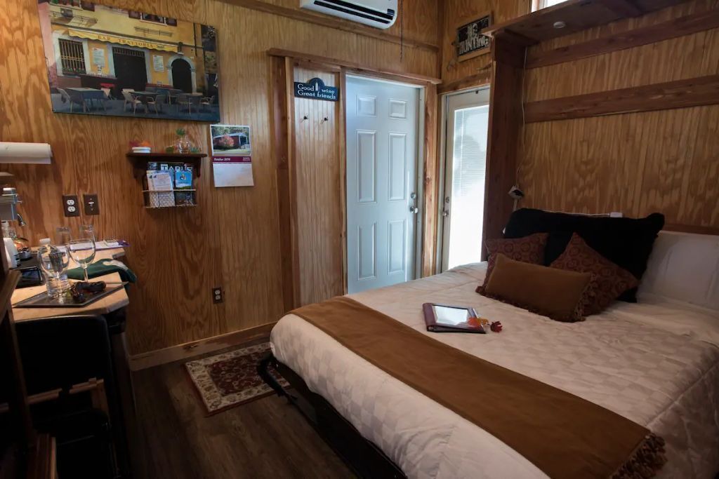 Photo of Bedroom in Chestnut Mound