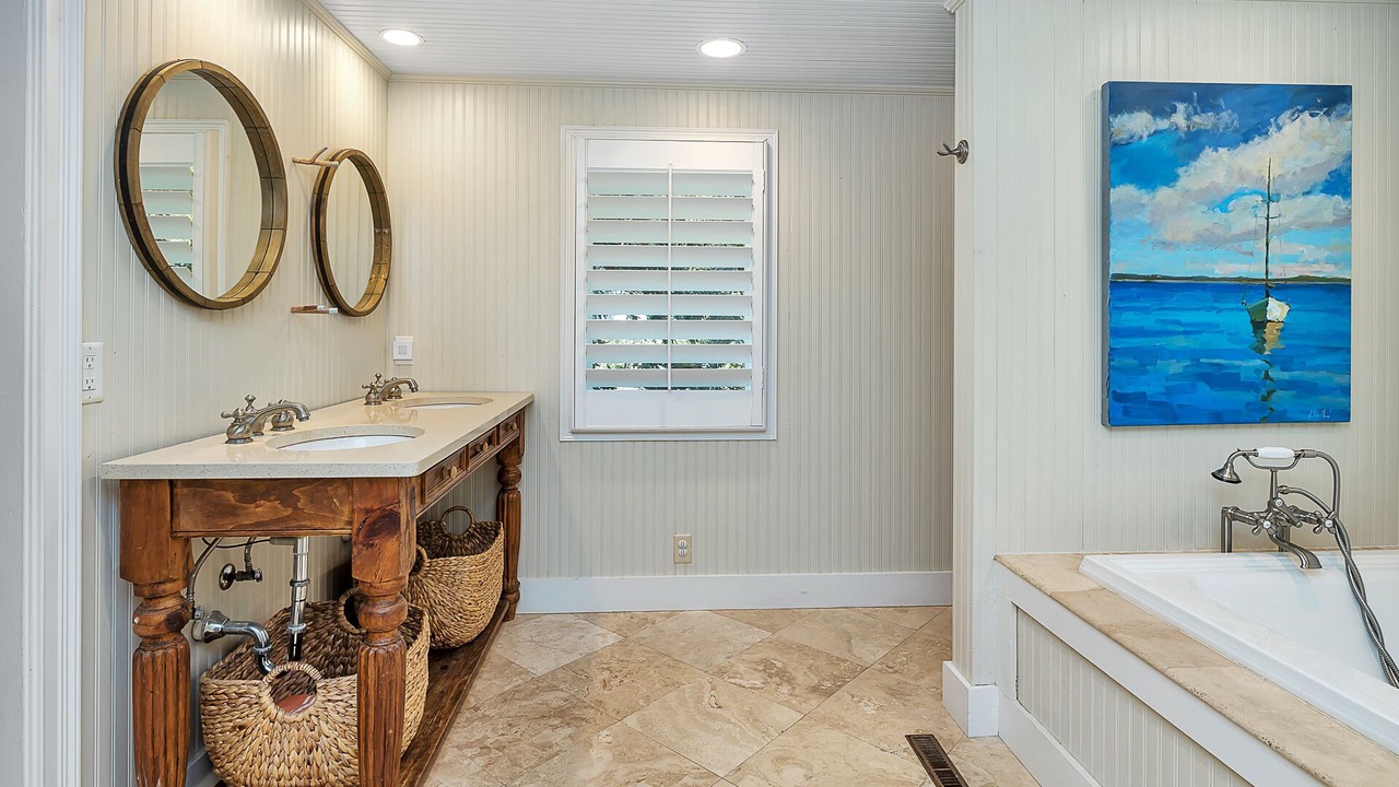 Photo of Bathroom in Demere Park