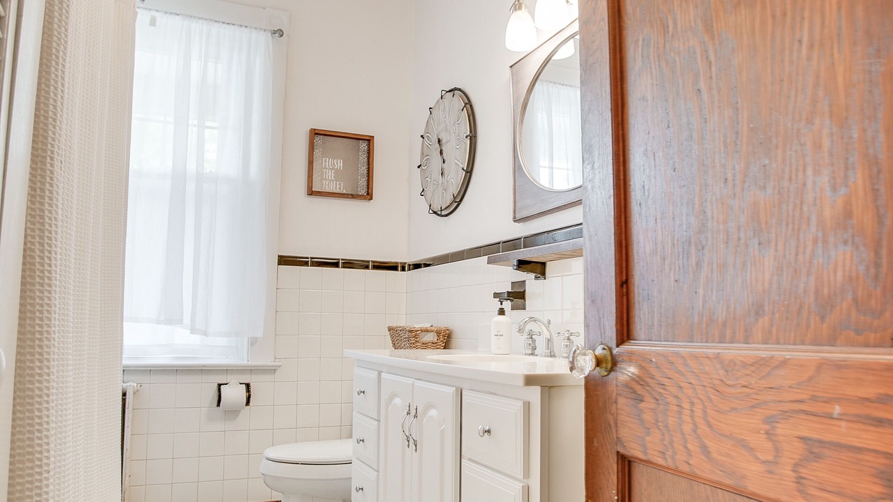 Photo of Bathroom in Leacock-Leola-Bareville