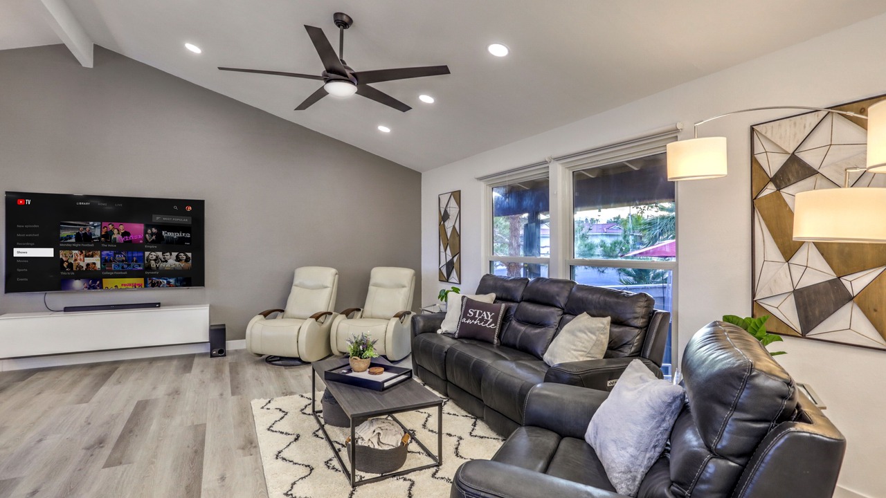 Photo of Livingroom in Canyon Gate