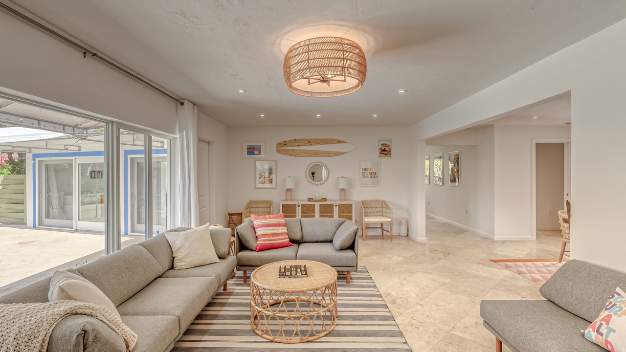 Photo of Livingroom in Dolphin Isles