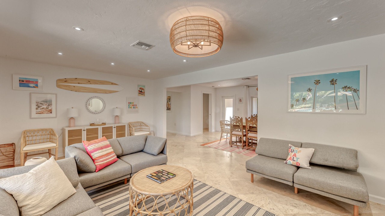 Photo of Livingroom in Dolphin Isles