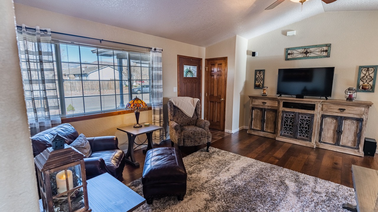 Photo of Livingroom in Canon City