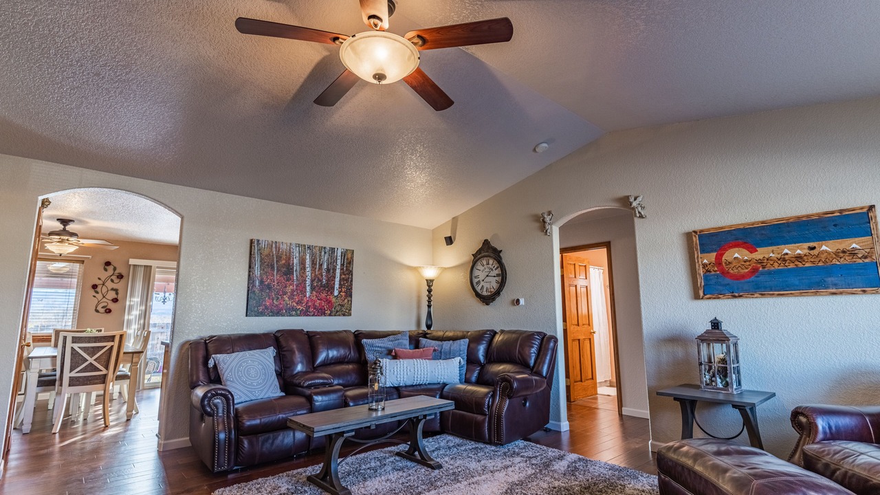 Photo of Livingroom in Canon City