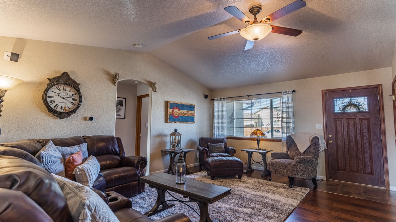 Photo of Livingroom in Canon City