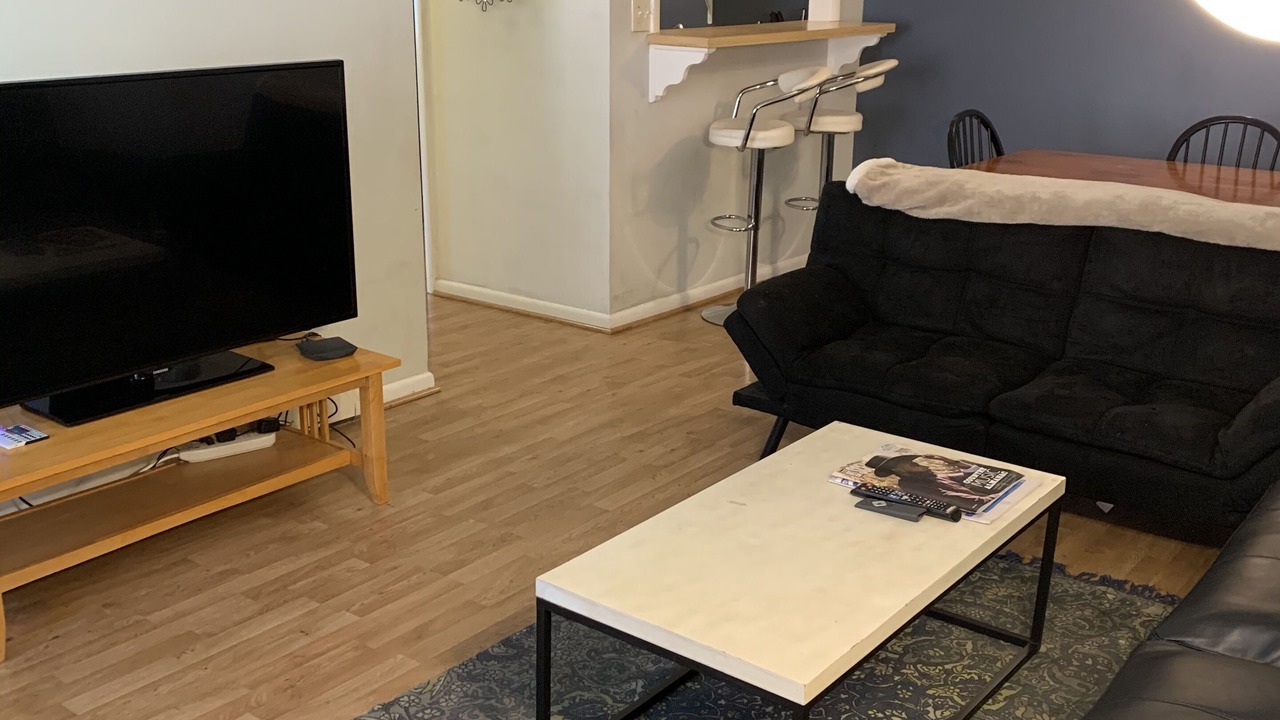 Photo of Livingroom in Hillsboro West End