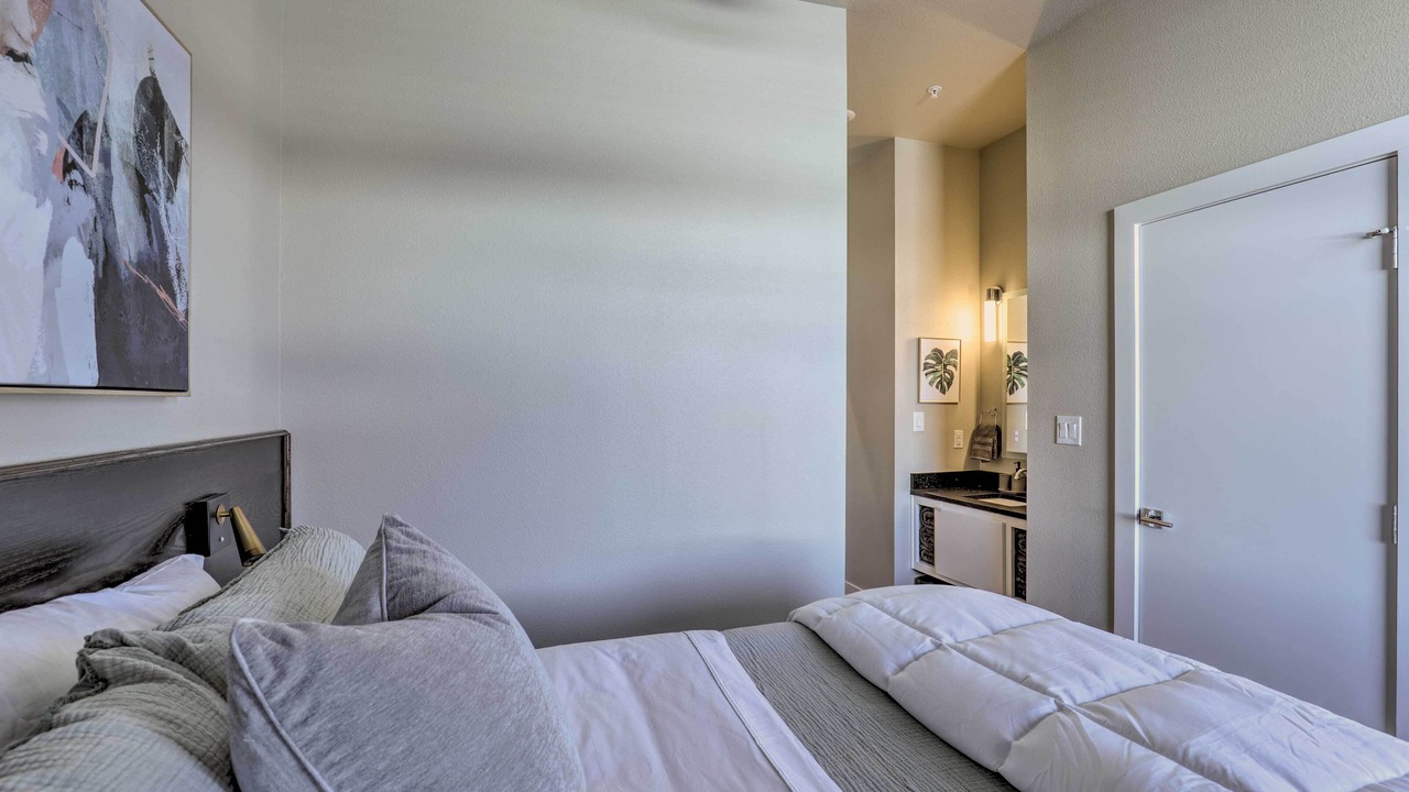 Photo of Bedroom in Downtown