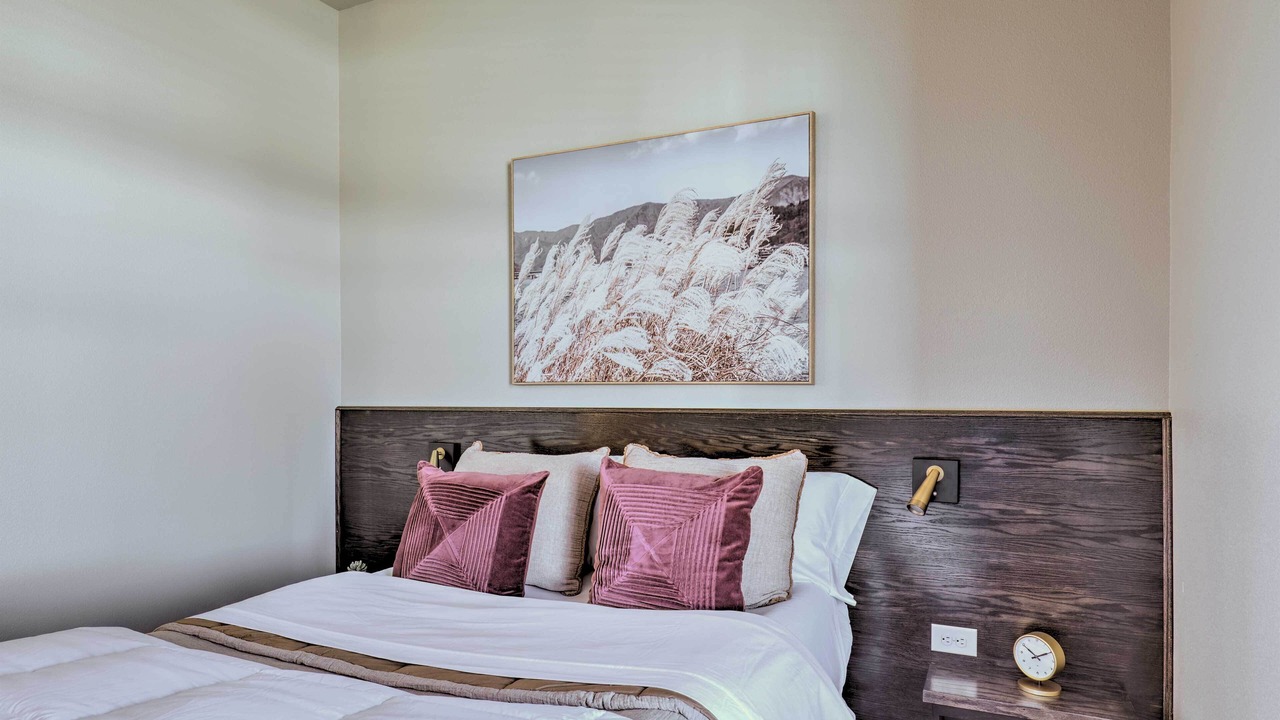 Photo of Bedroom in Downtown