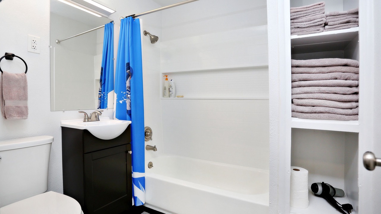 Photo of Bathroom in Edgewater
