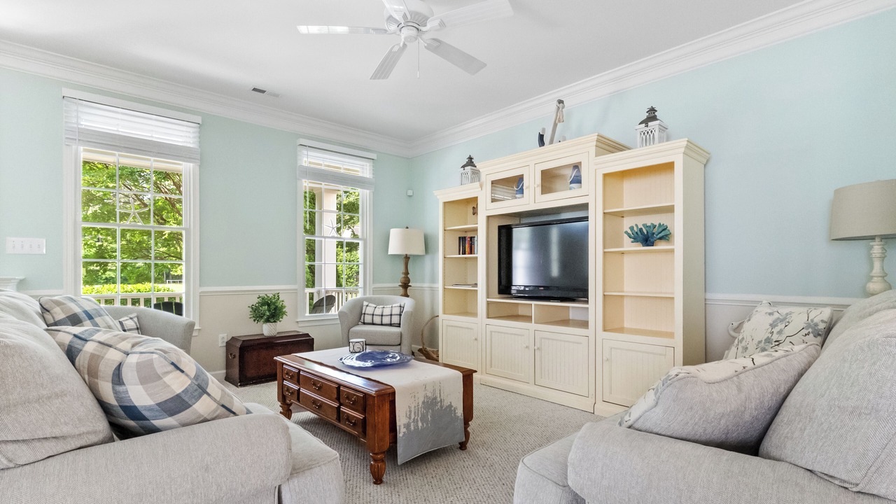 Photo of Livingroom in Bayside
