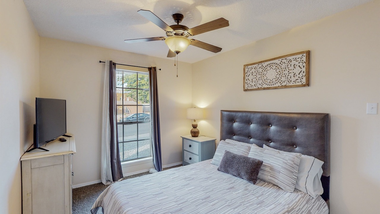 Photo of Bedroom in Northeast Heights