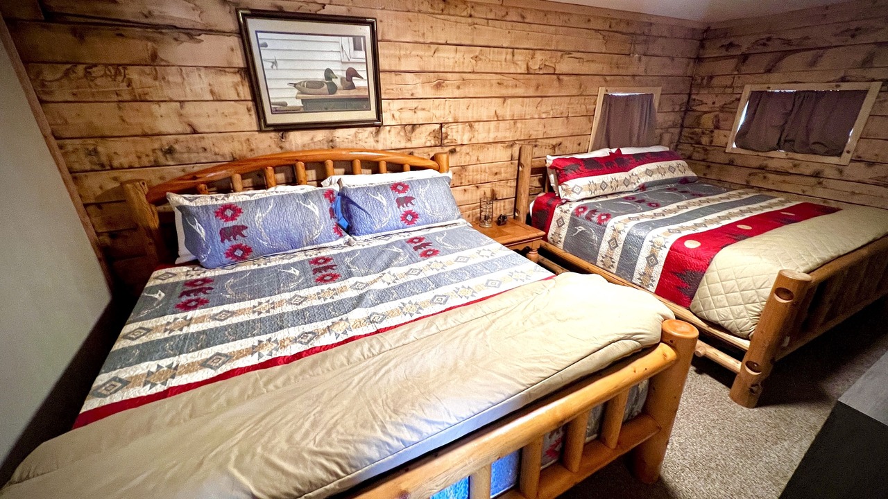 Photo of Bedroom in Navajo Dam