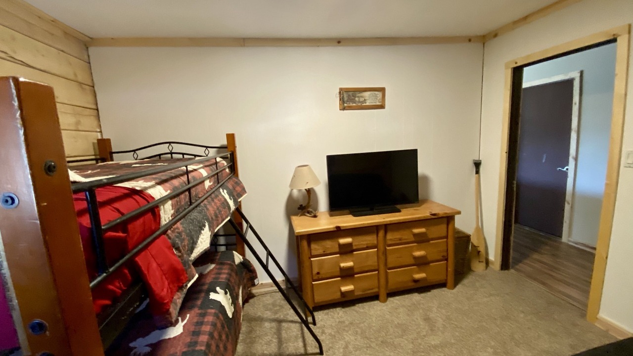 Photo of Bedroom in Navajo Dam