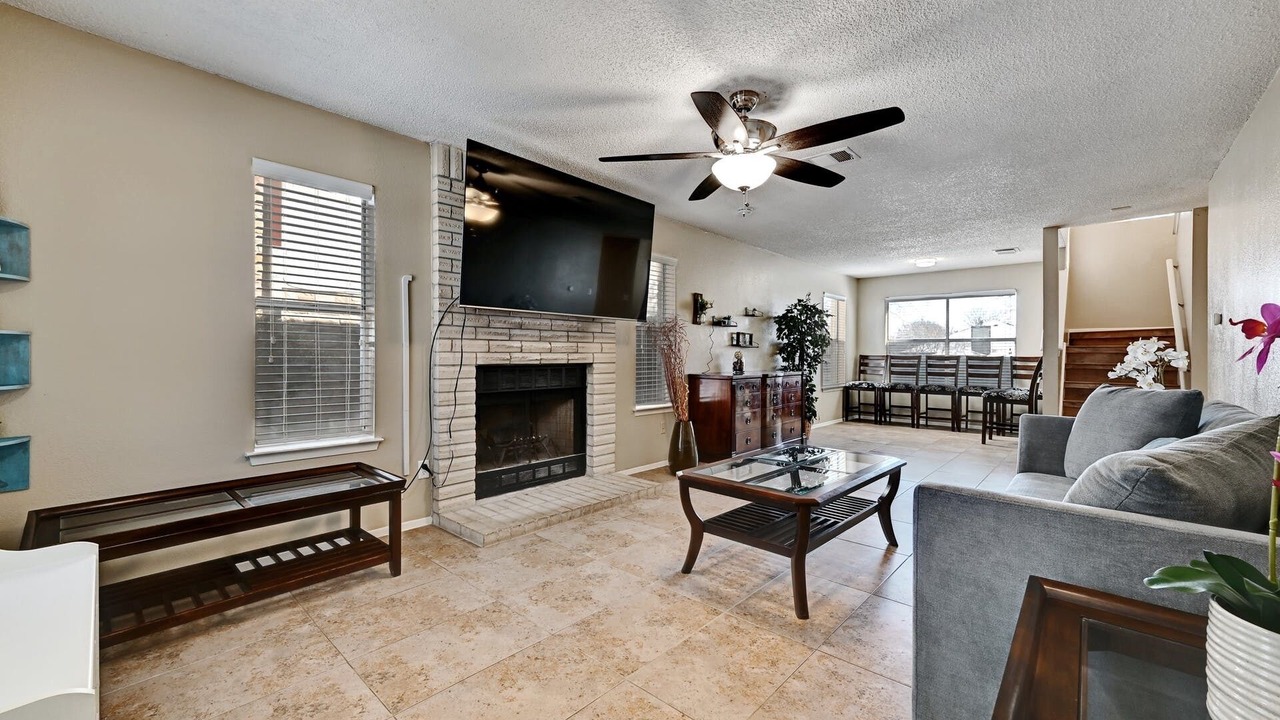 Photo of Livingroom in Pflugerville