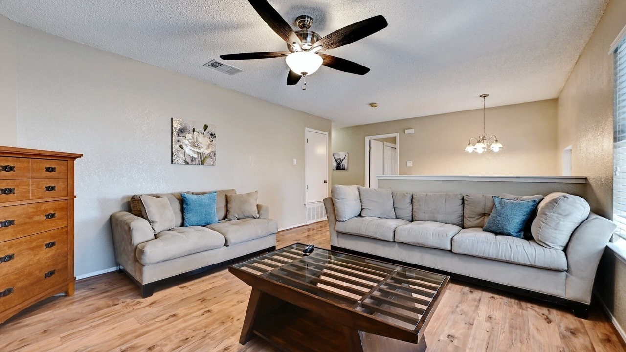 Photo of Livingroom in Pflugerville