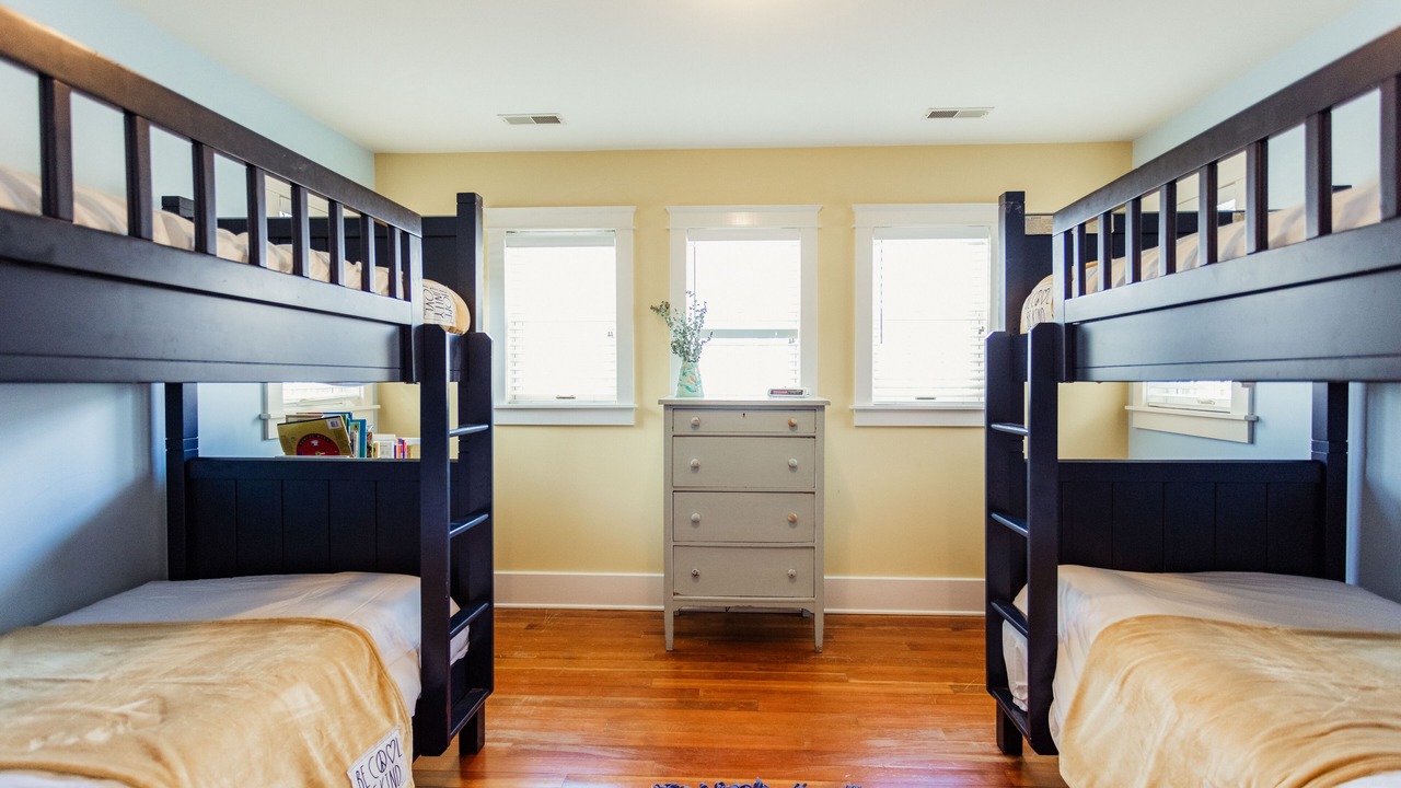 Photo of Bedroom in Lakeside
