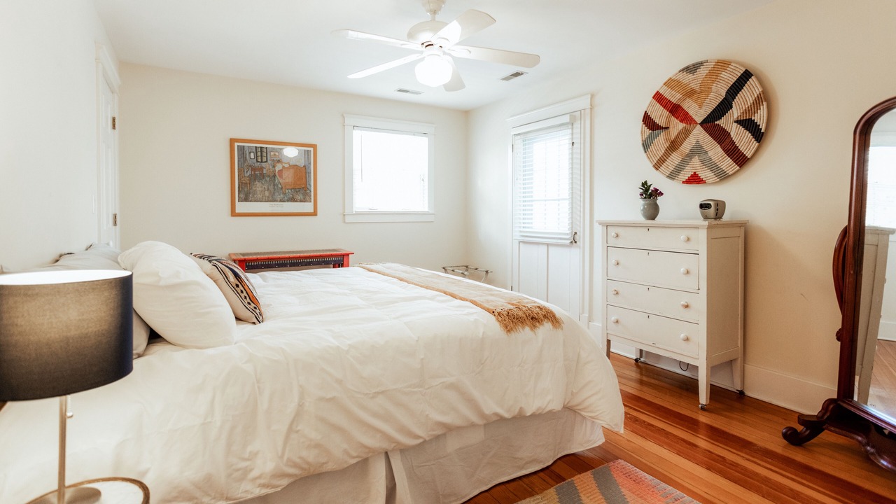 Photo of Bedroom in Lakeside