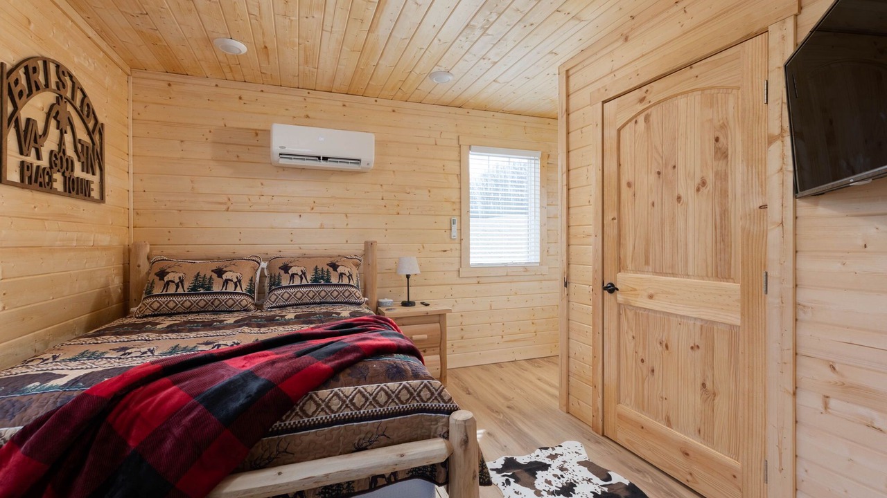 Photo of Bedroom in Bluff City