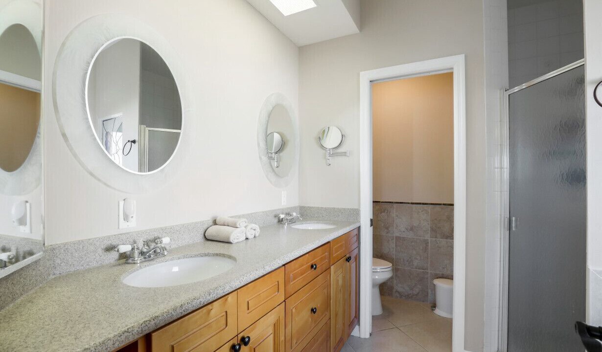 Photo of Bathroom in Pelican