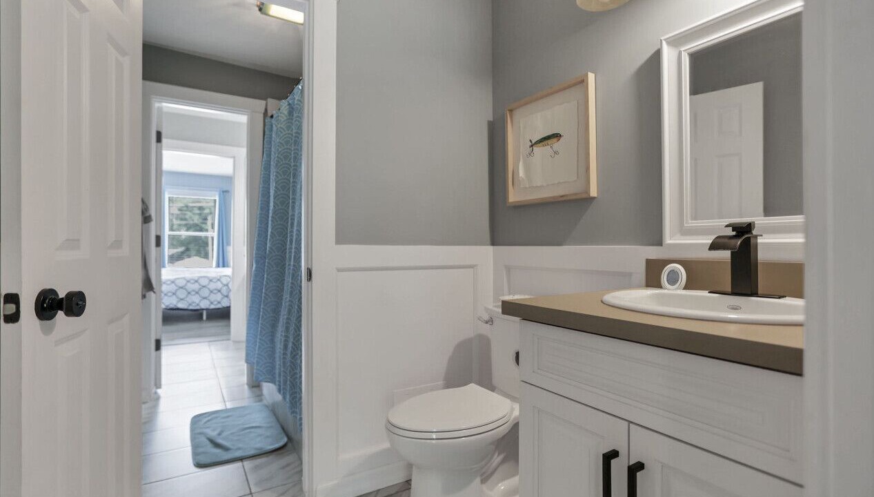 Photo of Bathroom in Buckeye Lake