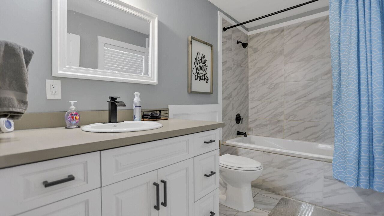 Photo of Bathroom in Buckeye Lake