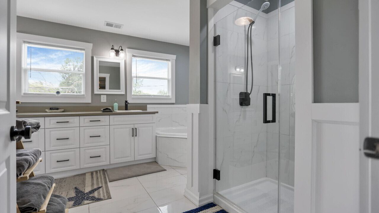 Photo of Bathroom in Buckeye Lake