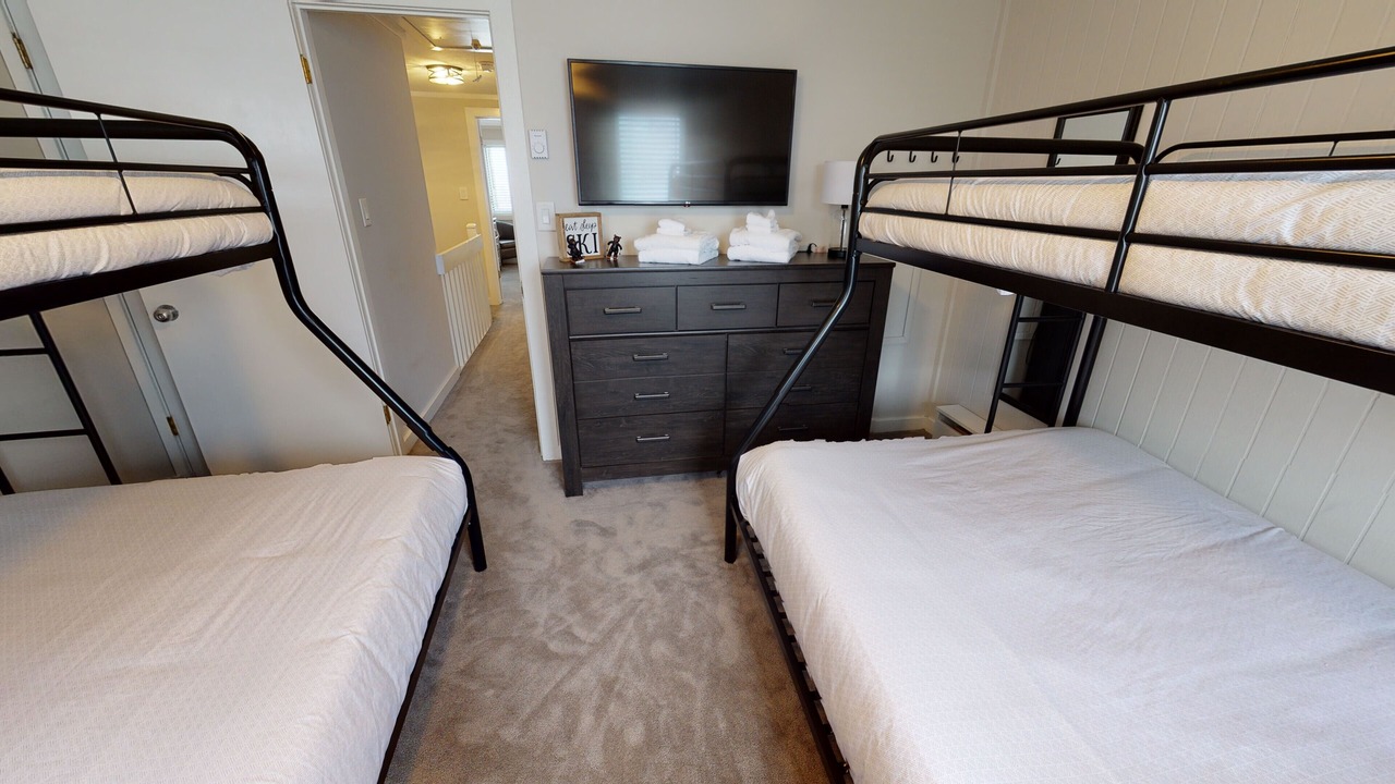 Photo of Bedroom in Snowshoe