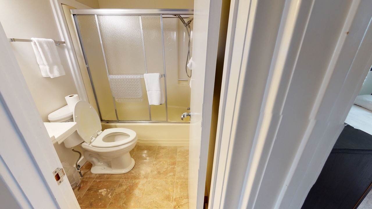 Photo of Bathroom in Snowshoe